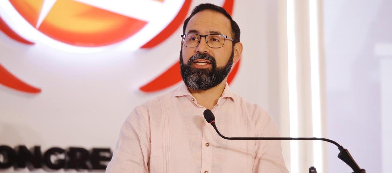 Andrés Camacho, Ministro de Minas y Energía. 