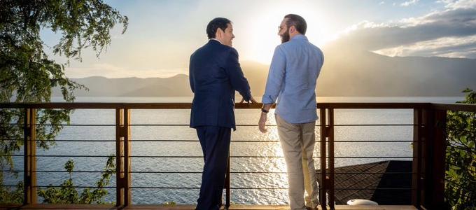 El secretario de Estado de Estados Unidos, Marco Rubio, y el presidente salvadoreño, Nayib Bukele. 