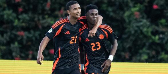 Neiser Villarreal celebrando su gol.