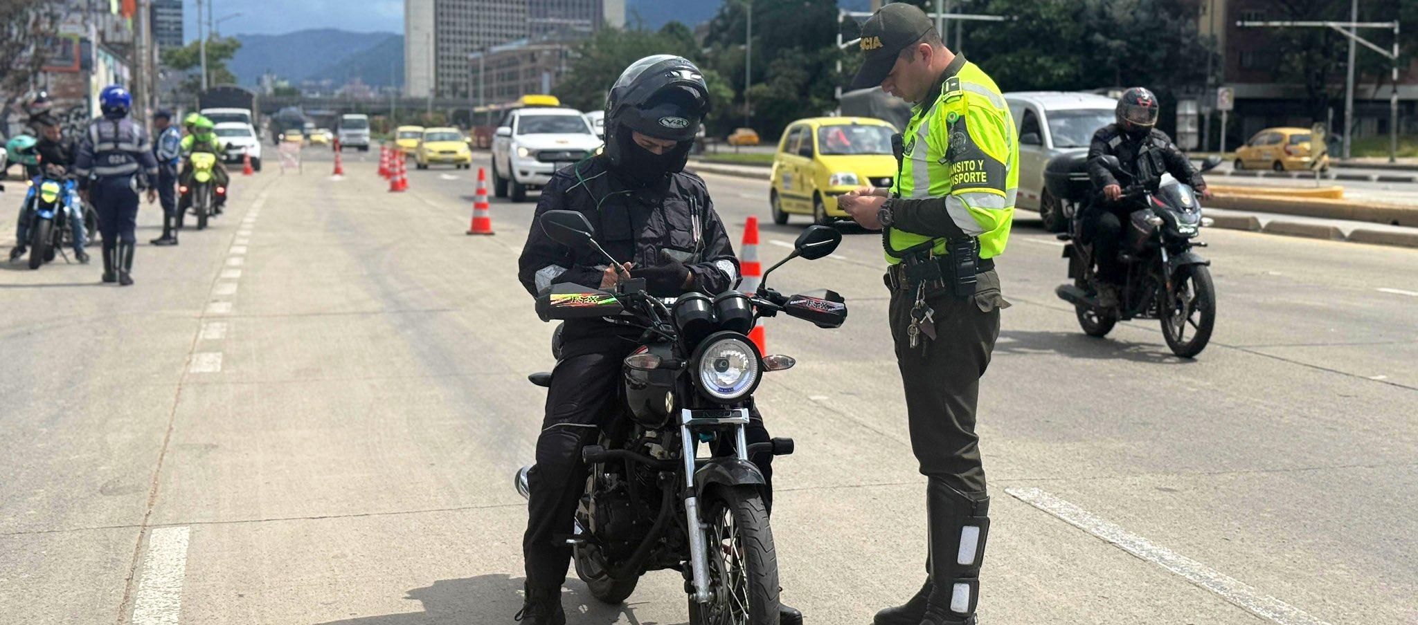 Autoridades verifican cumplimiento de la jornada.