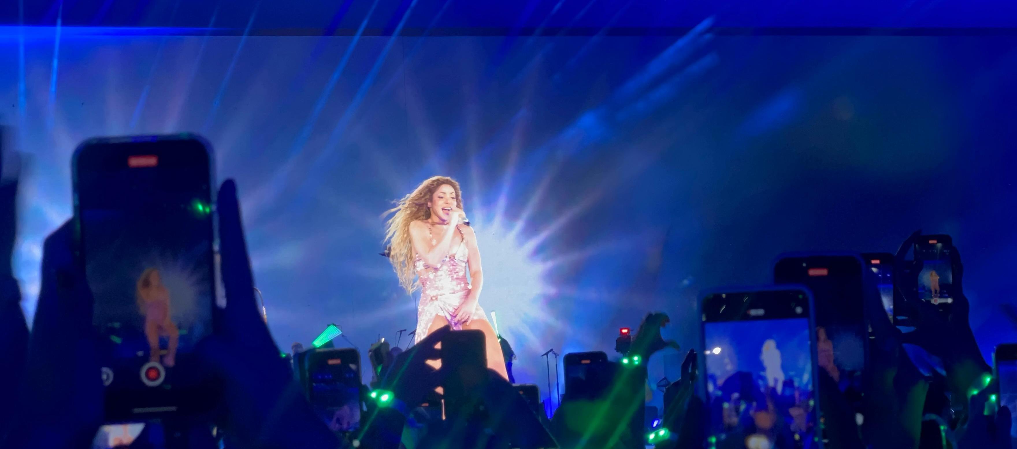 Shakira en el concierto de anoche en el estadio Metropolitano.