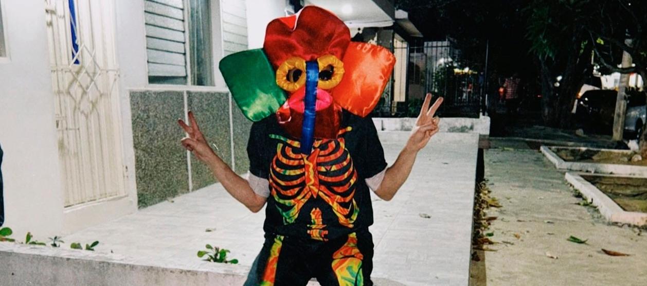 Shakira al tomarse la foto la noche anterior en el barrio Boston. 