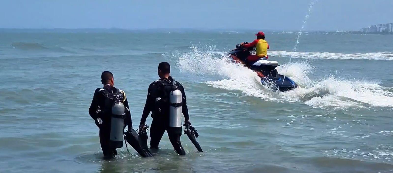 La Armada en las labores de búsqueda que terminaron este martes con el hallazgo de los cuerpos. 