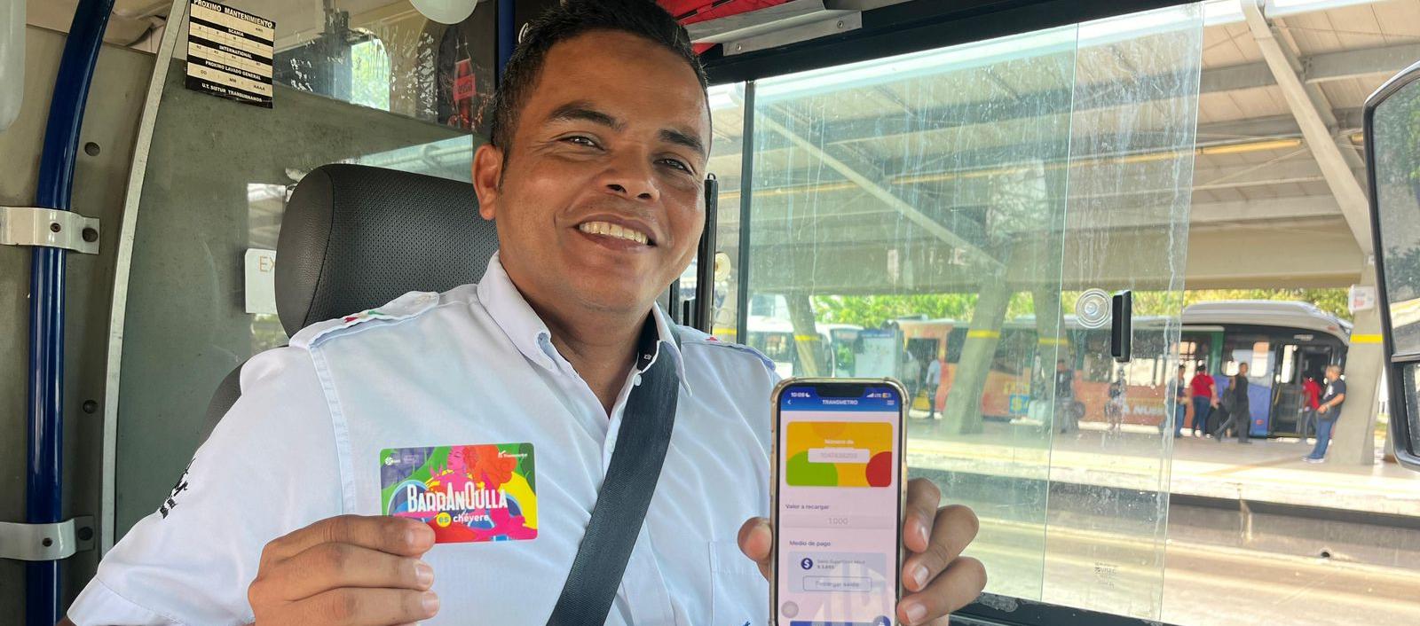 Imagen de la tarjeta y la App.