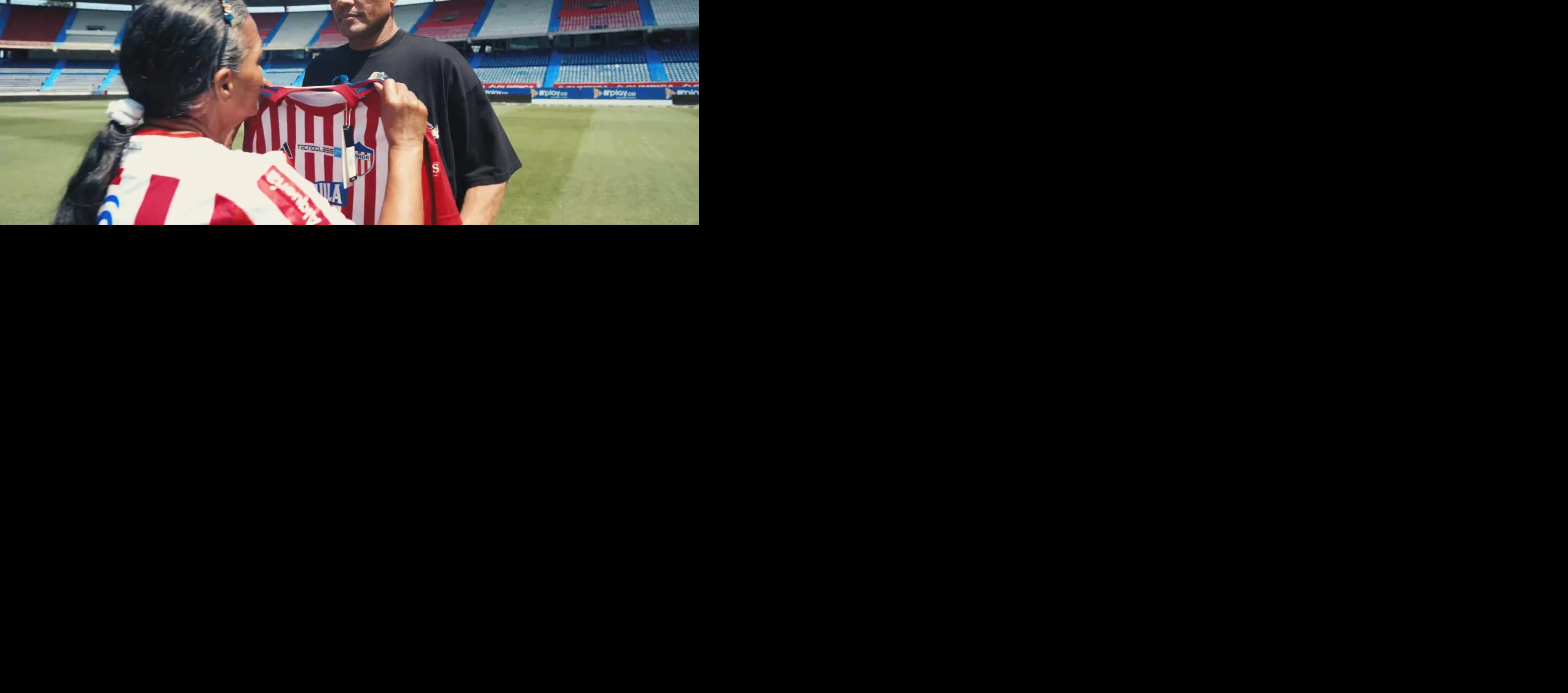 Teófilo Gutiérrez con su mamá.