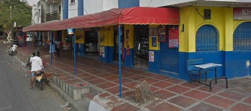 Tienda donde ocurrió el crimen en la tarde de este martes en La Victoria. 