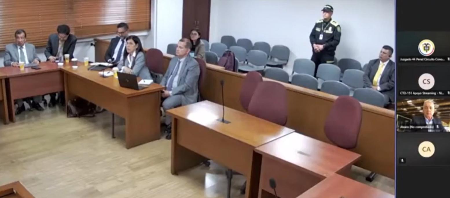 Álvaro Uribe asistió virtualmente a la audiencia de hoy.