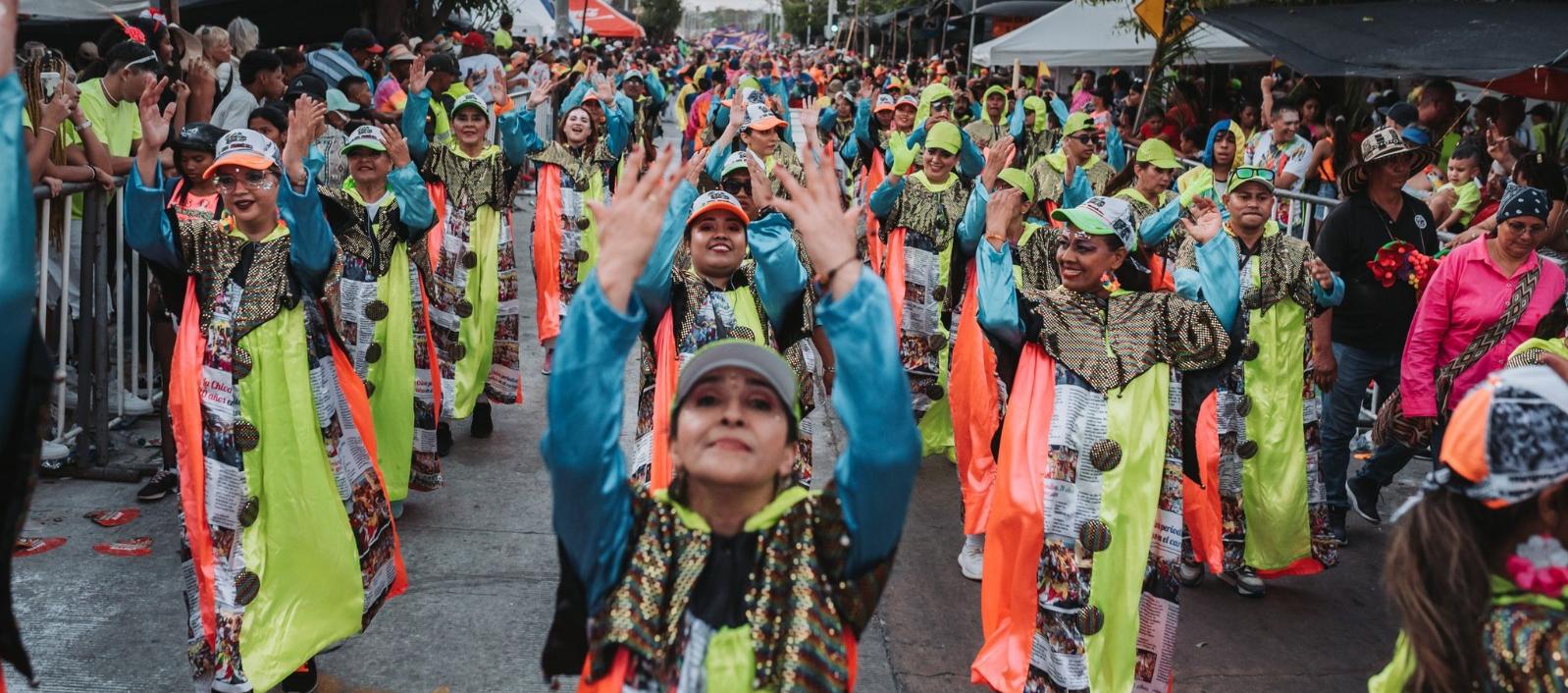 Comparsa 'Chiva periodística'. 