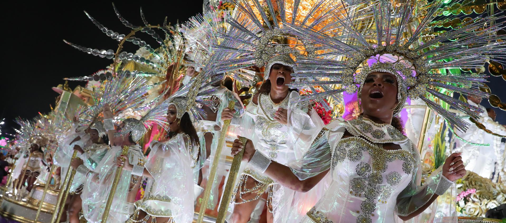  Escuela de samba Mangueira en el Sambódromo de Río de Janeiro.