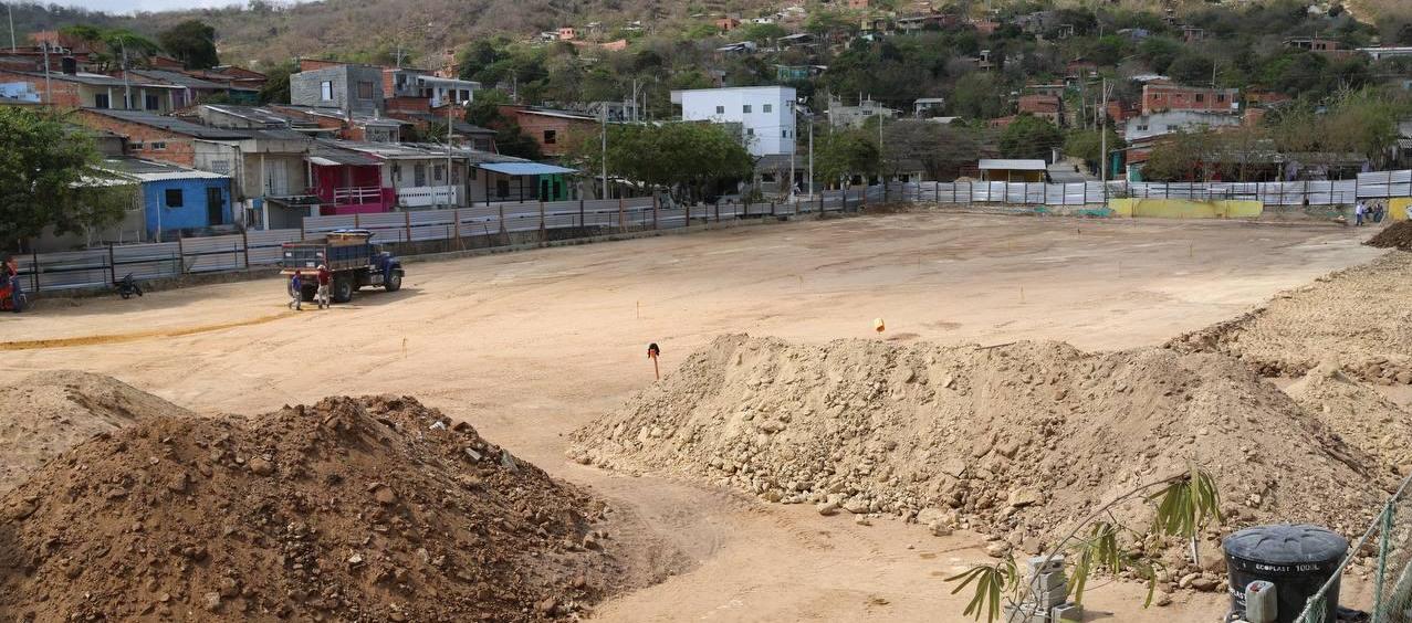 Arranque de las obras en la  cancha de fútbol ‘José Vicente Ortega'.
