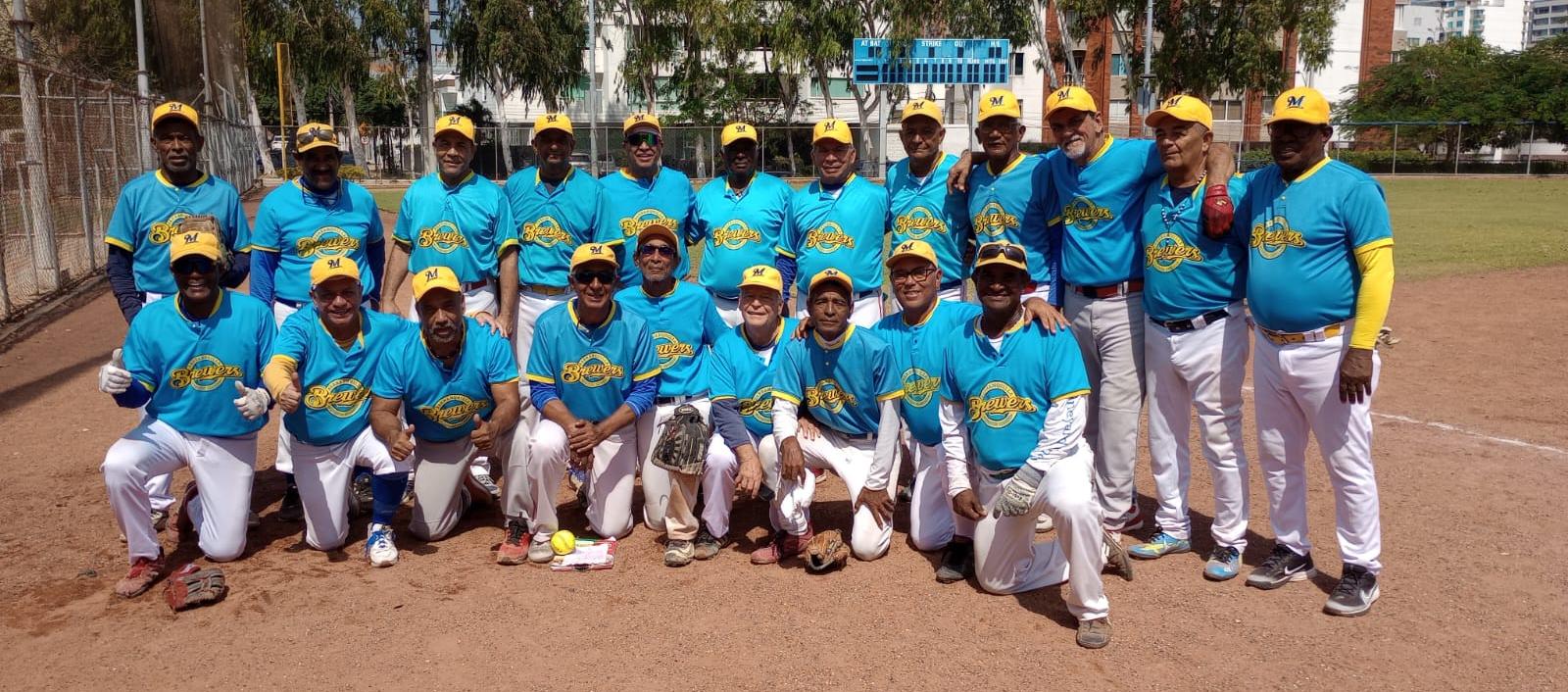Cerveceros de Barranquilla, campeón de la Copa Guacherna de softbol plus 60.