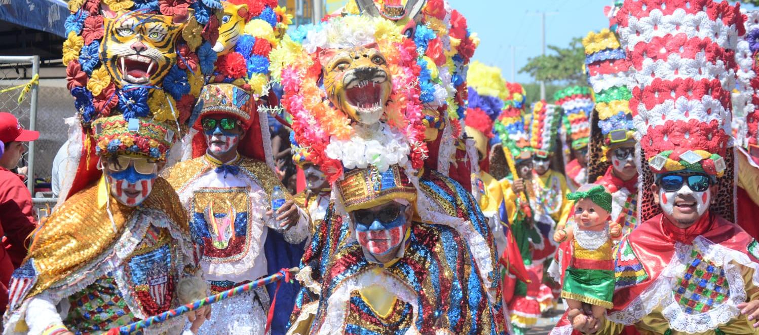Un grupo de congos durante la Batalla de Flores en 2024.