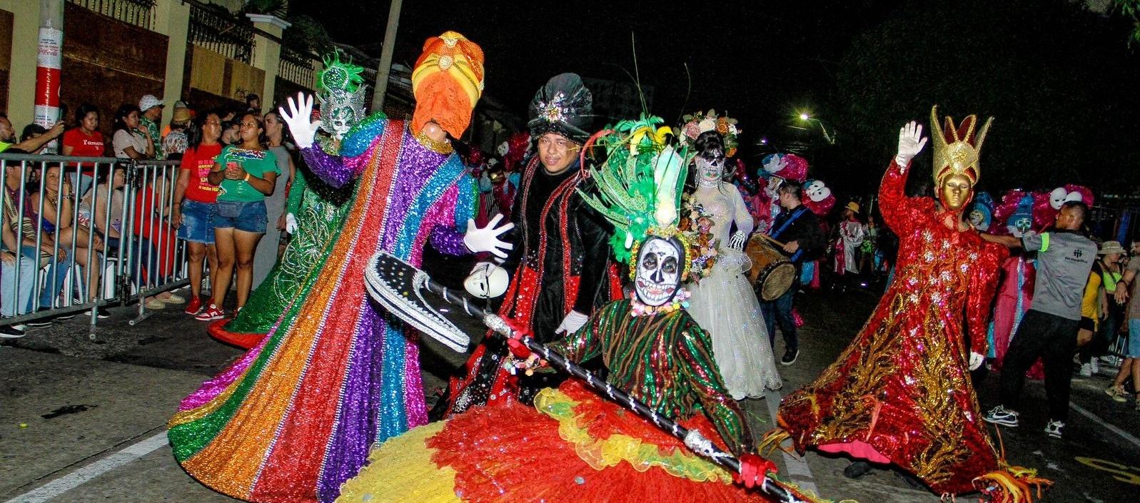 Desfile de Guacherna Gay. 