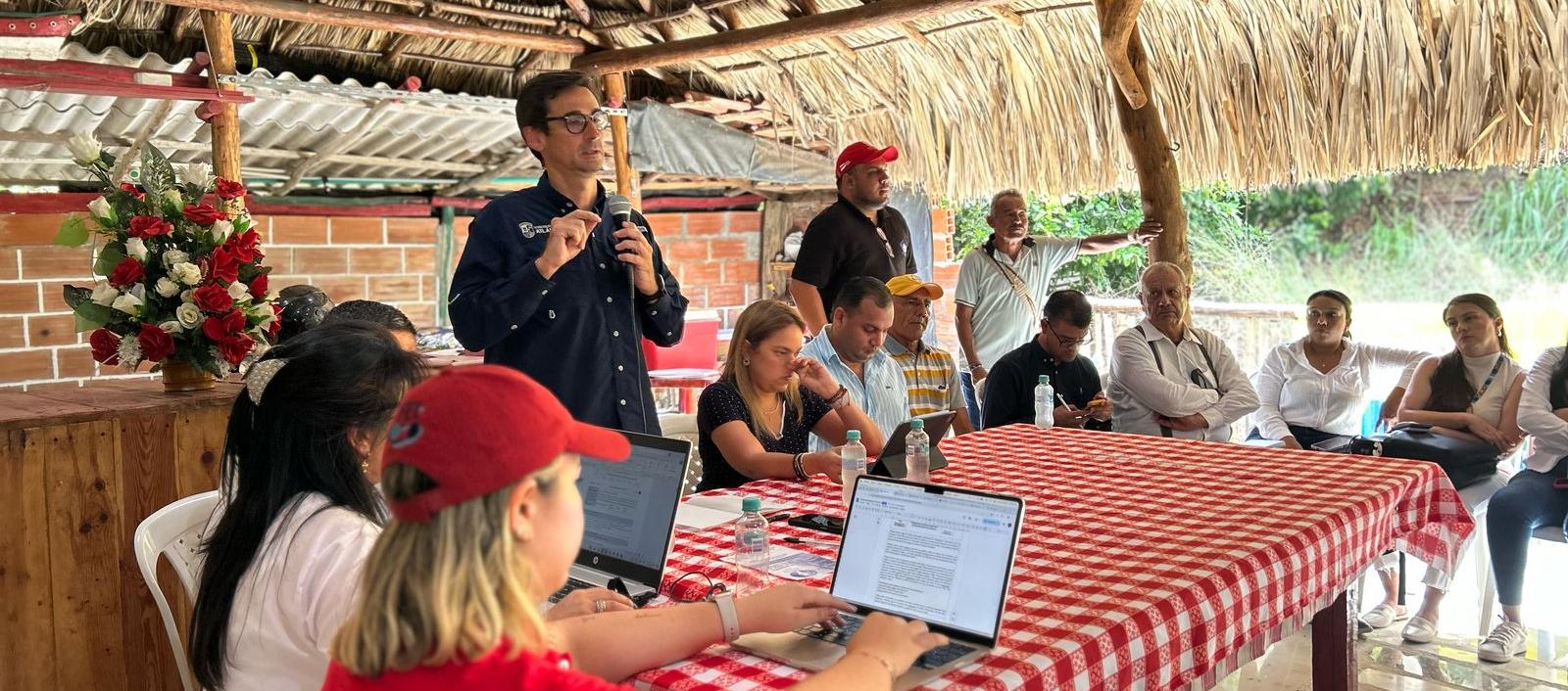 Mesa de trabajo en caso del peaje de Puerto Colombia.