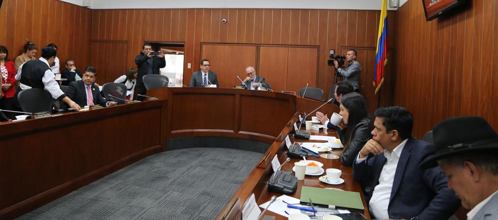 Comisión de Ordenamiento Territorial del Senado de la República.