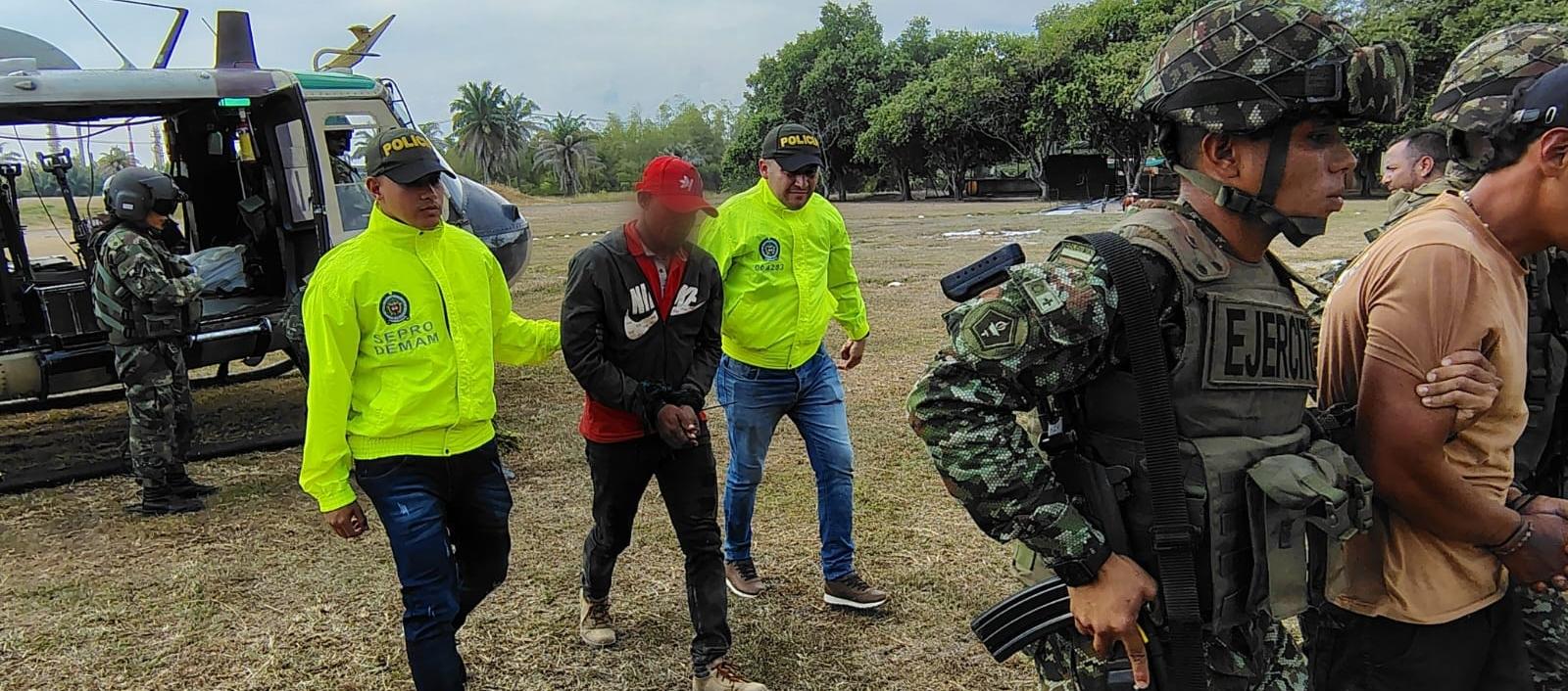 Los capturados fueron dejados a disposición de las autoridades competentes. 