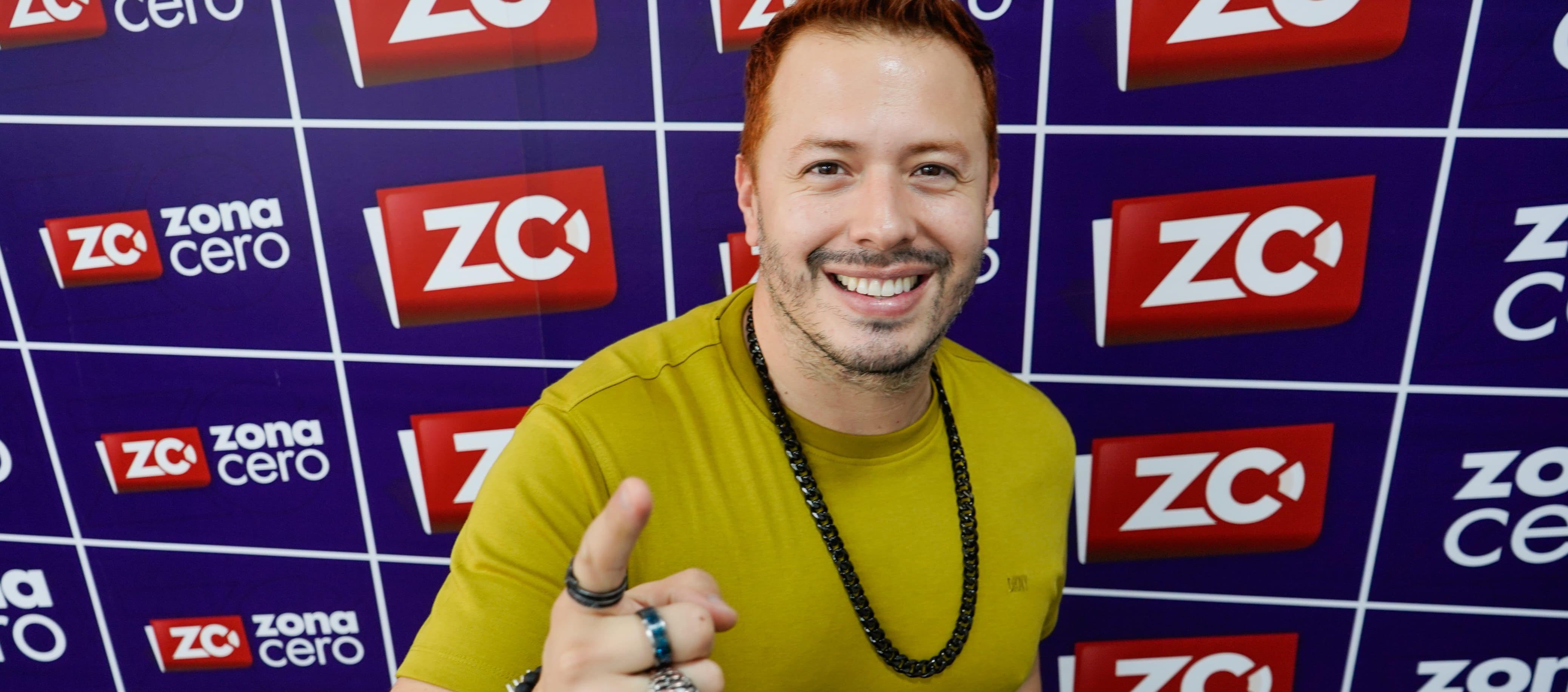 Mauricio Rivera promociona en el Carnaval su canción 'Esto lo tienes que saber'. 