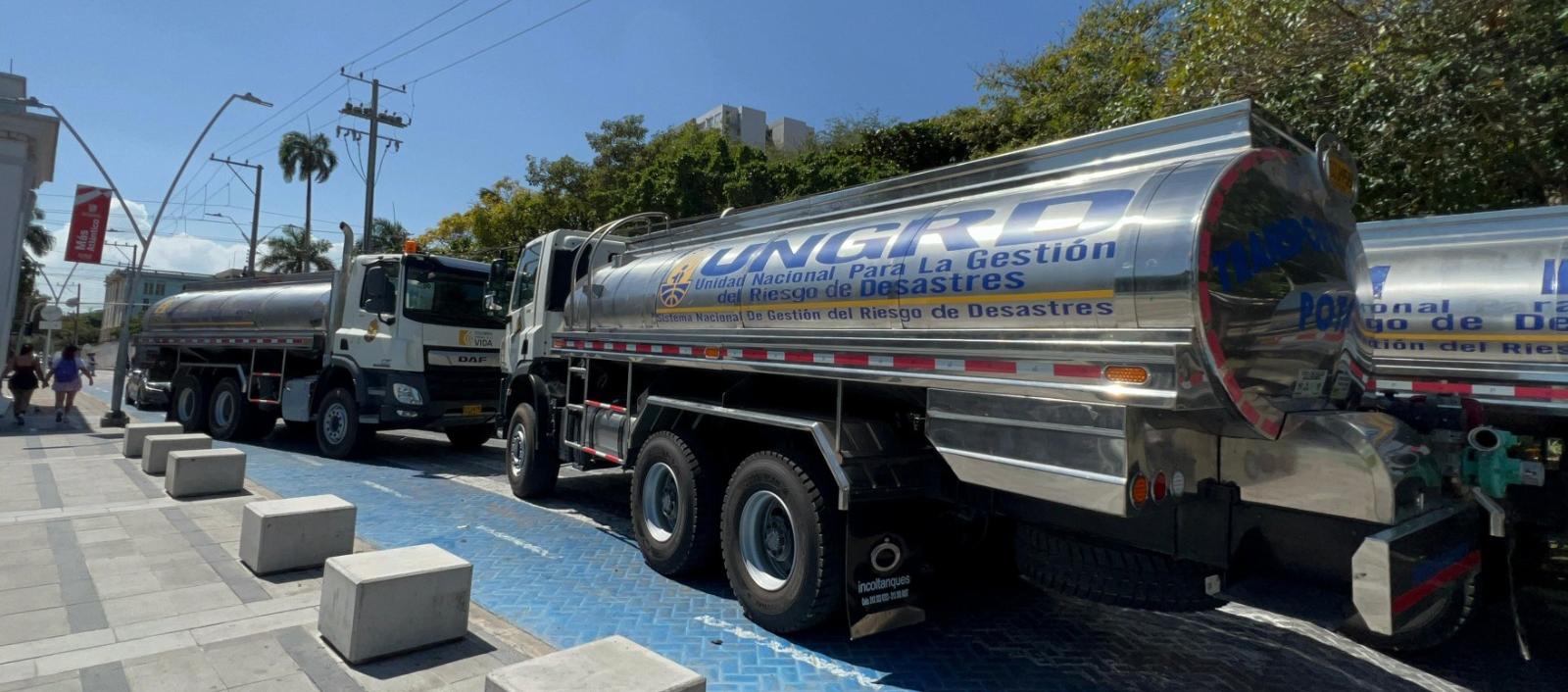 Carrotanques de la UNGRD. 