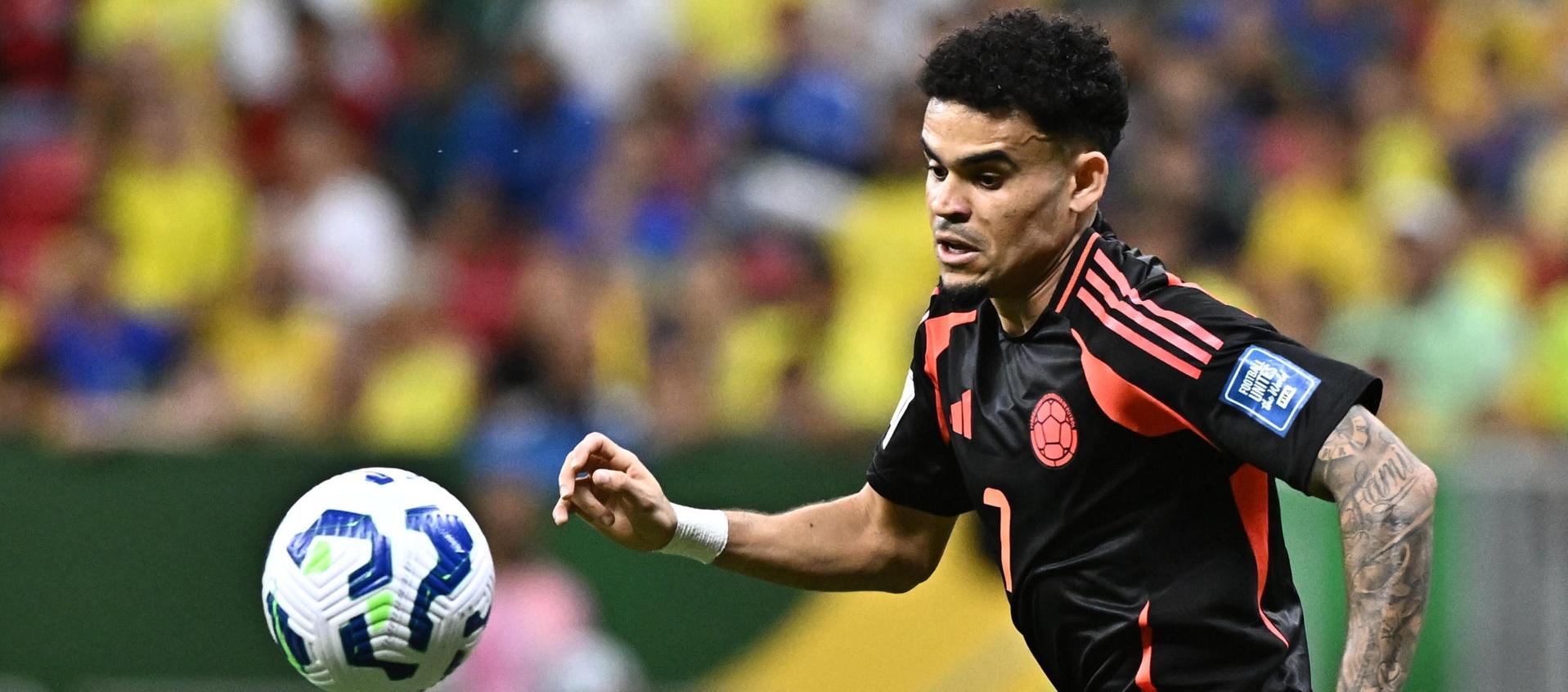 Luis Díaz en acción de juego en el partido contra Brasil.