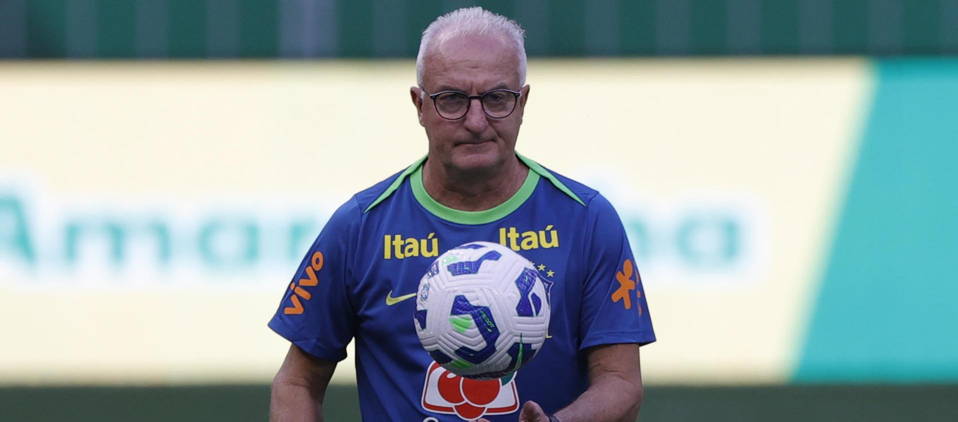 Dorival Júnior en entrenamiento con la Selección Brasil.
