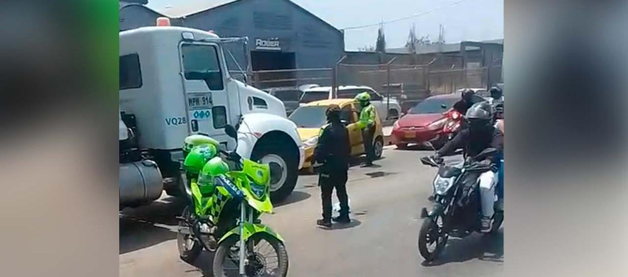 Accidente en la carrera 38 con calle 127, en la vía al corregimiento de Juan Mina. 
