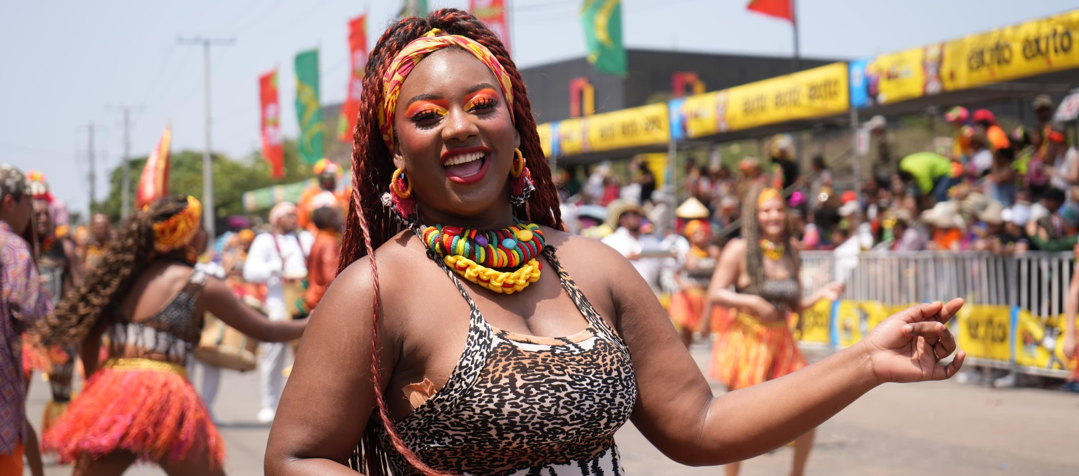 Grupo Afro Bambazú durante Gran Parada de Tradición.