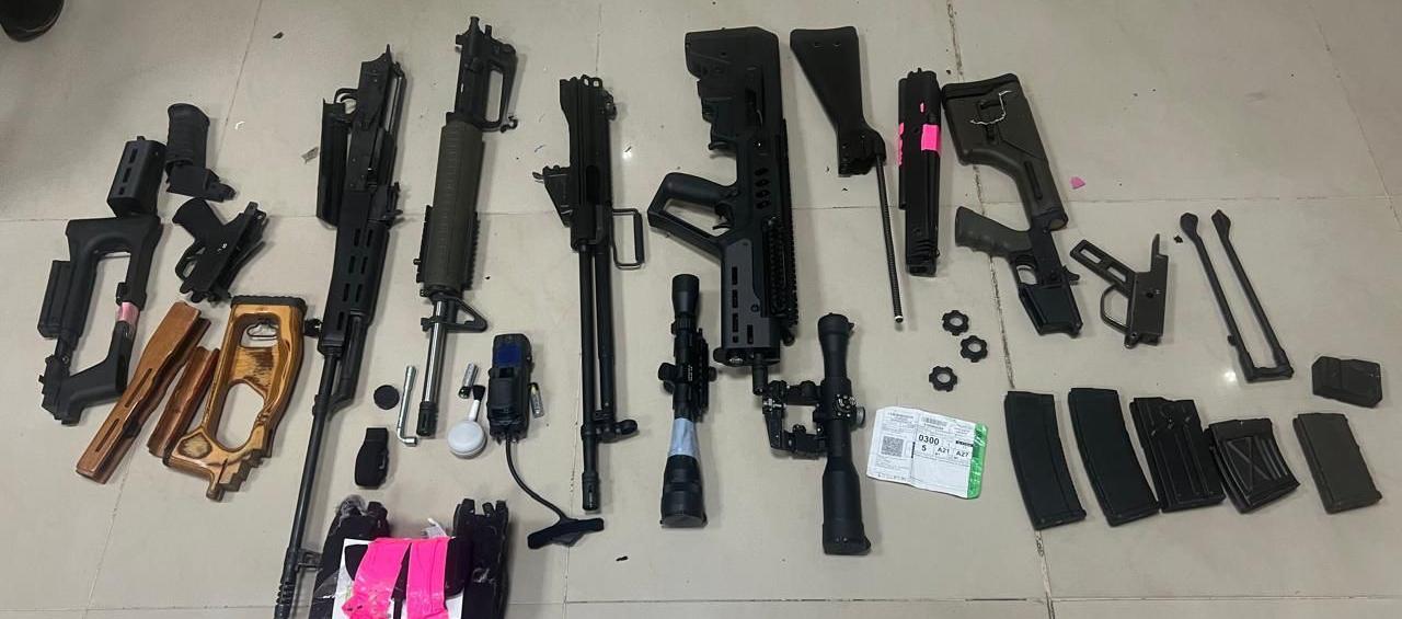 Fusiles incautados en el aeropuerto de Barranquilla. 