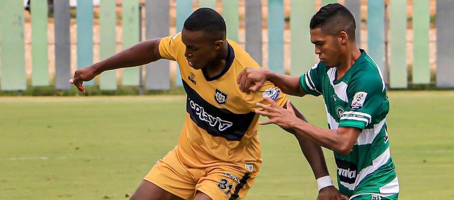 Oswaldo Balanta jugando con Boca Juniors de Cali, su antiguo club.