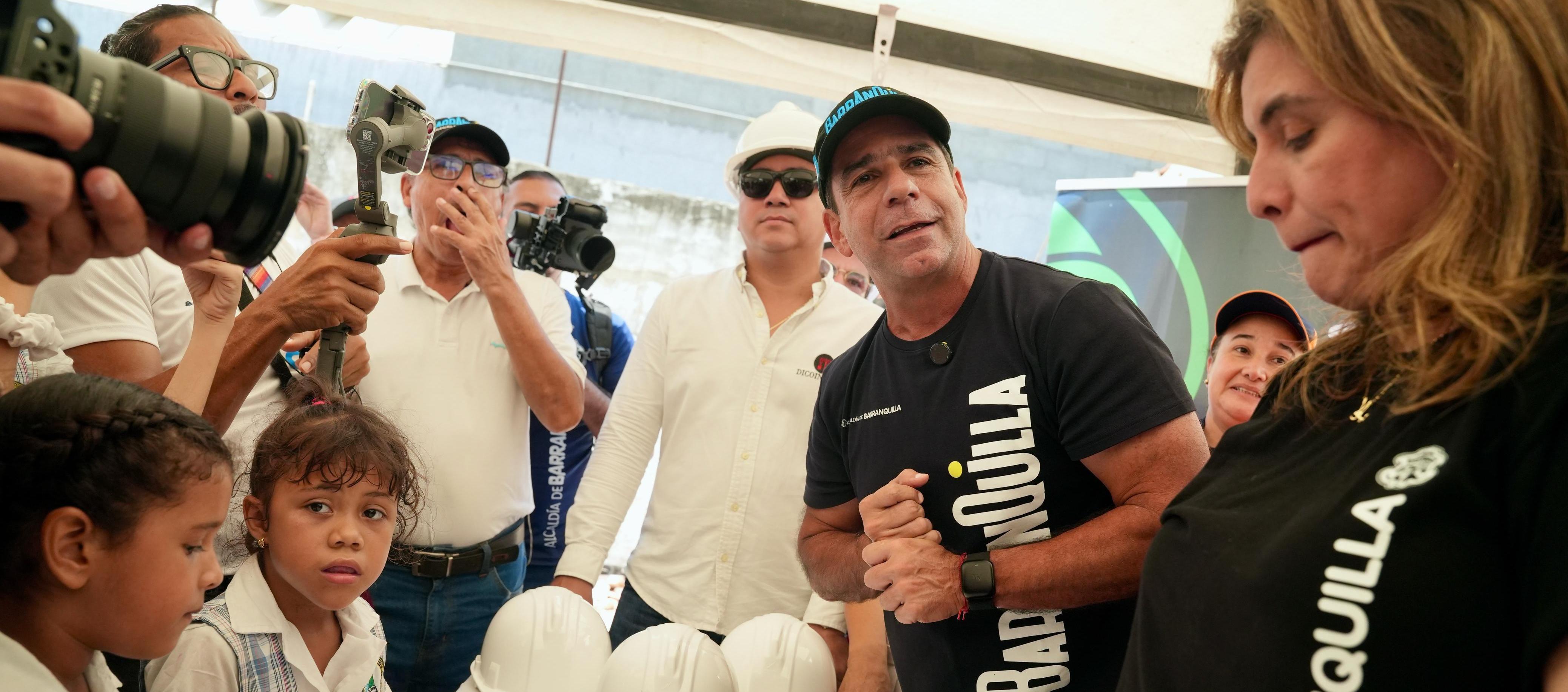 Alcalde Alejandro Char durante el anuncio de las obras.