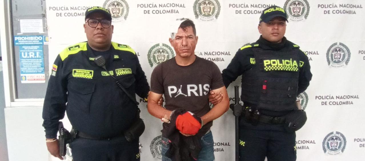 El hombre fue capturado por la Policía y casi es linchado por la comunidad. 