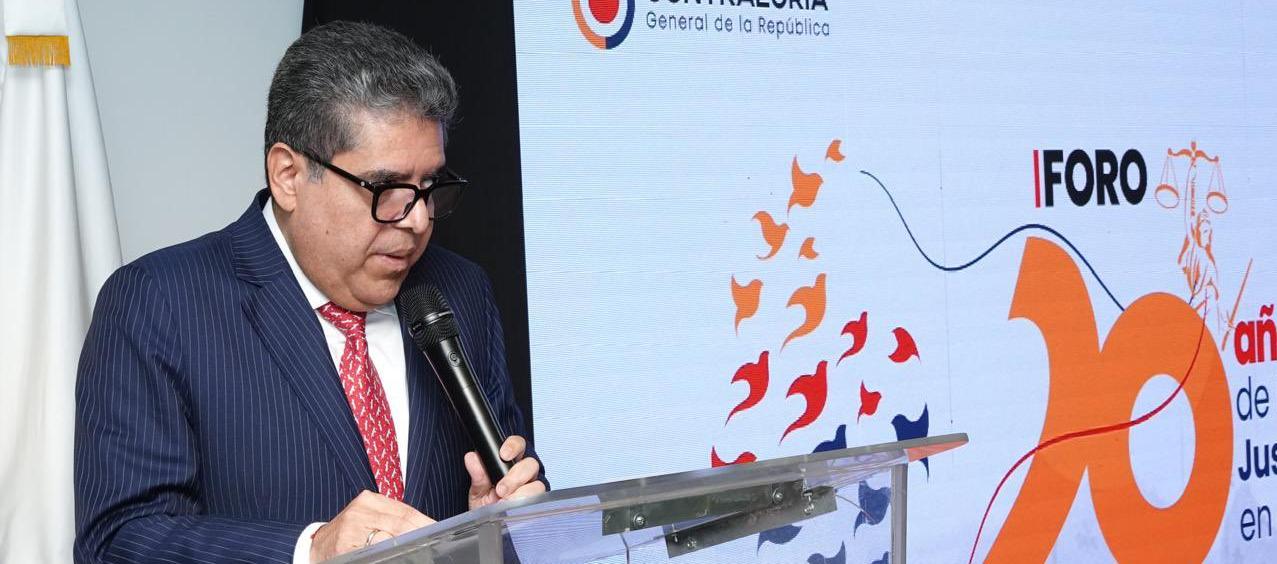 El Contralor General de la República, Carlos Hernán Rodríguez Becerra.