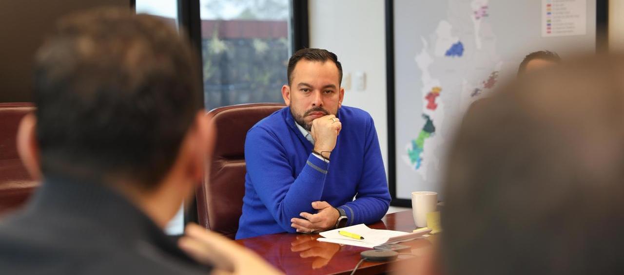 Reunión del Ministro de Minas, Edwin Palma, con los comisionados de la CREG.