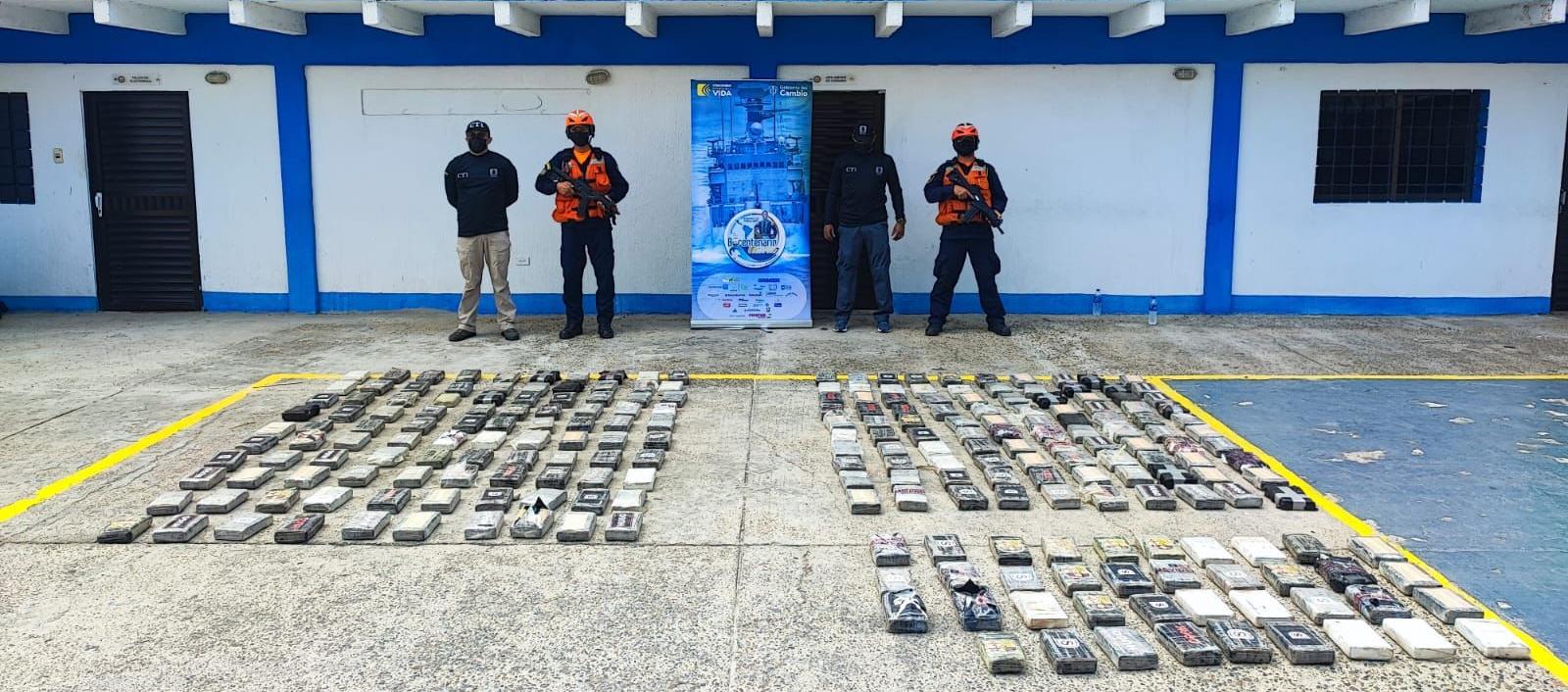 Cocaína incautada por la Armada Nacional, en Cartagena. 