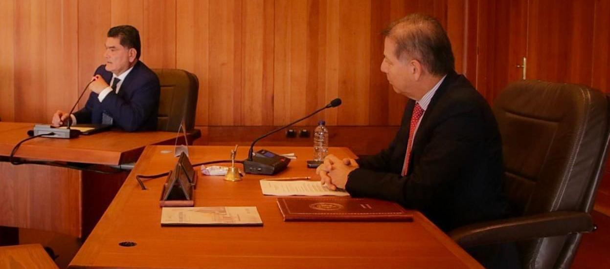 Gregorio Eljach , en reunión en la Corte Suprema de Justicia.