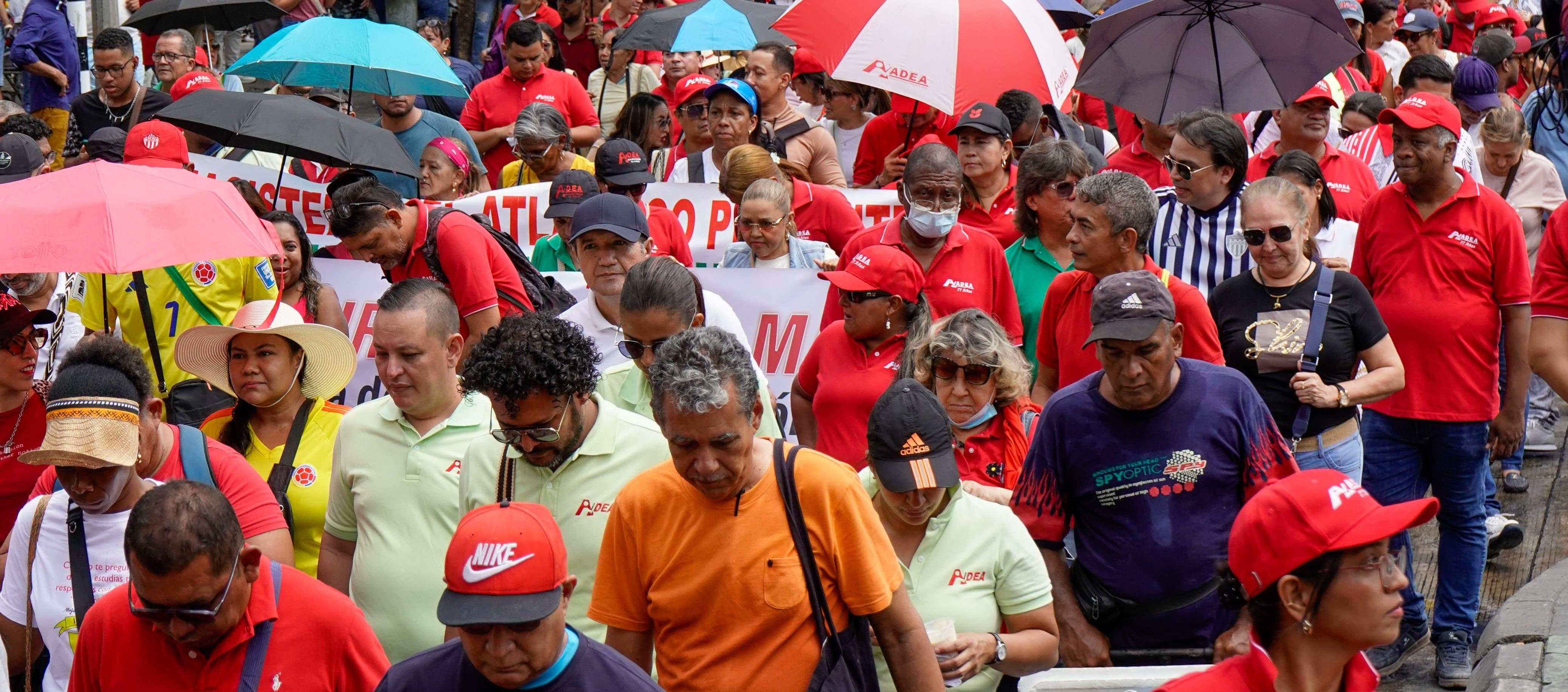 Los docentes se 'concentraron' en el Paseo Bolívar.