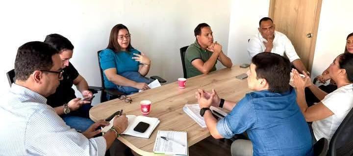 Mesa de trabajo en la Procuraduría el 30 de enero de 2025.