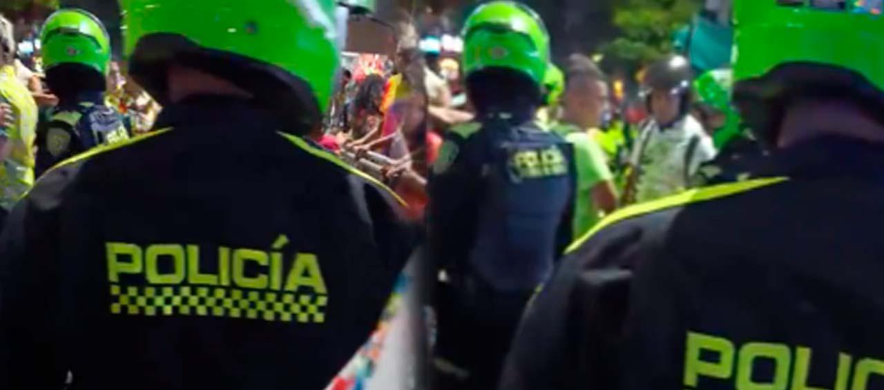 La Policía en el lugar donde se presentó la balacera.