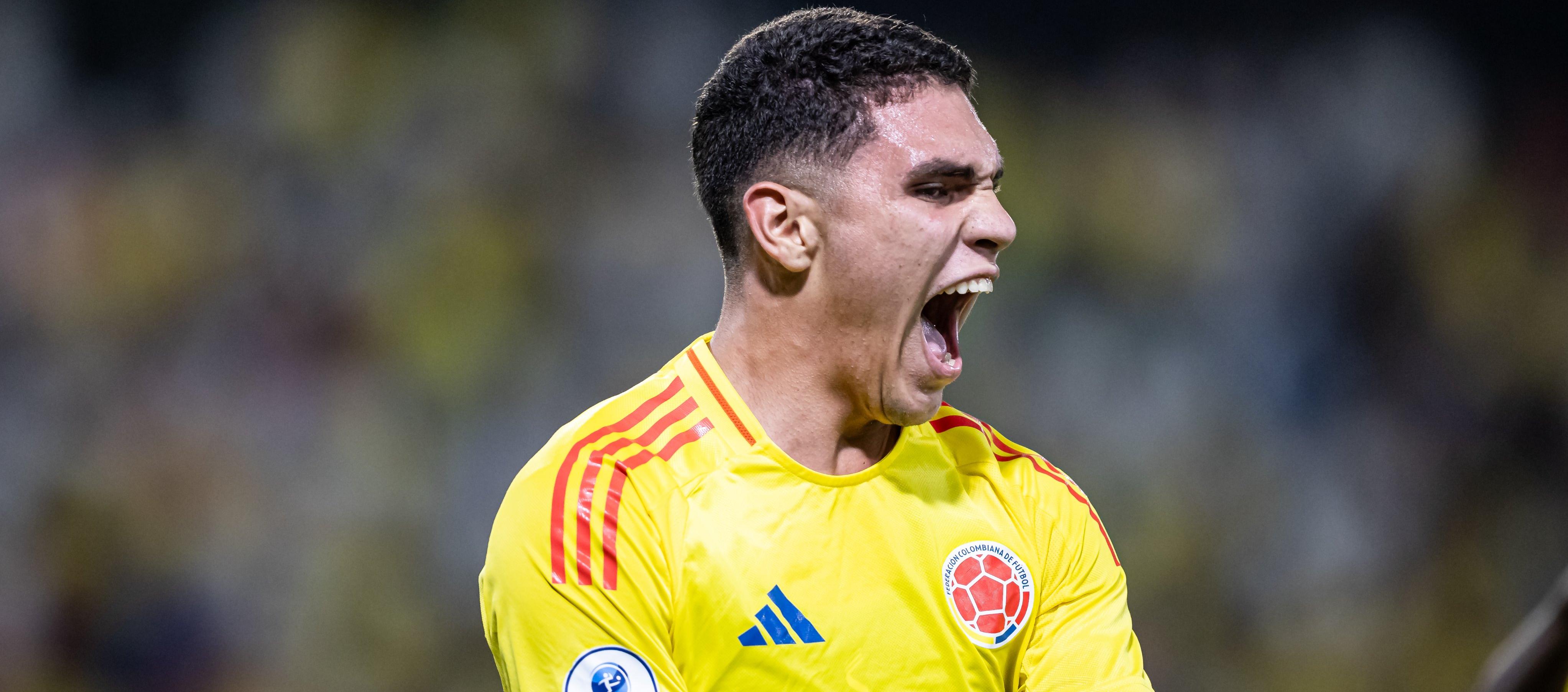 Santiago Londoño celebrando el gol a Chile.