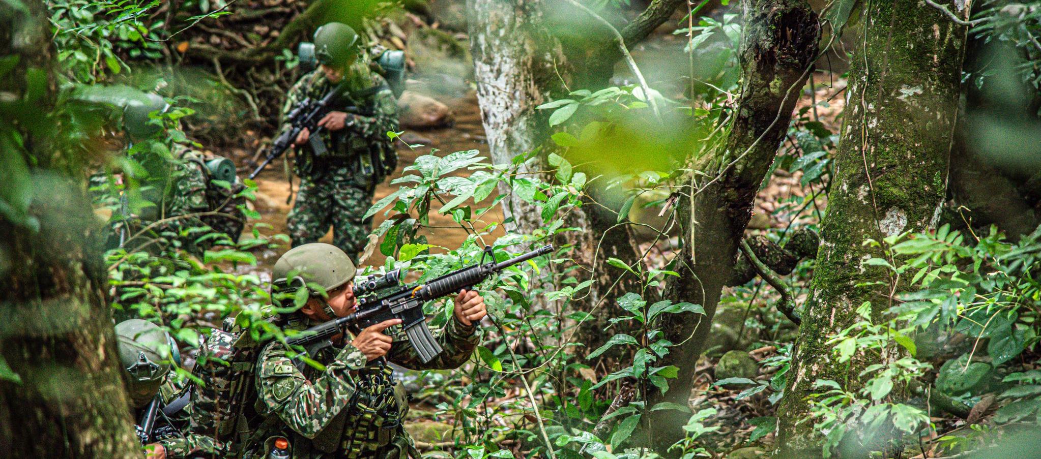 Tropas del Ejército en combates contra el Clan del Golfo