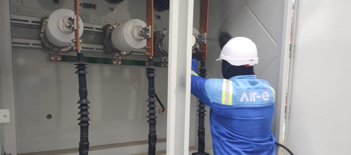 Un operario de Air-e intervenida