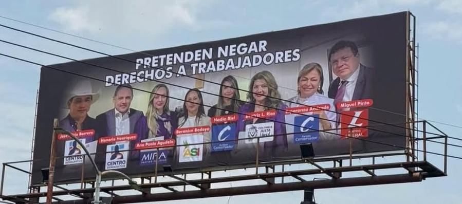 Valla instalada en Barrancabermeja contra los congresistas que archivaron la Reforma Laboral.