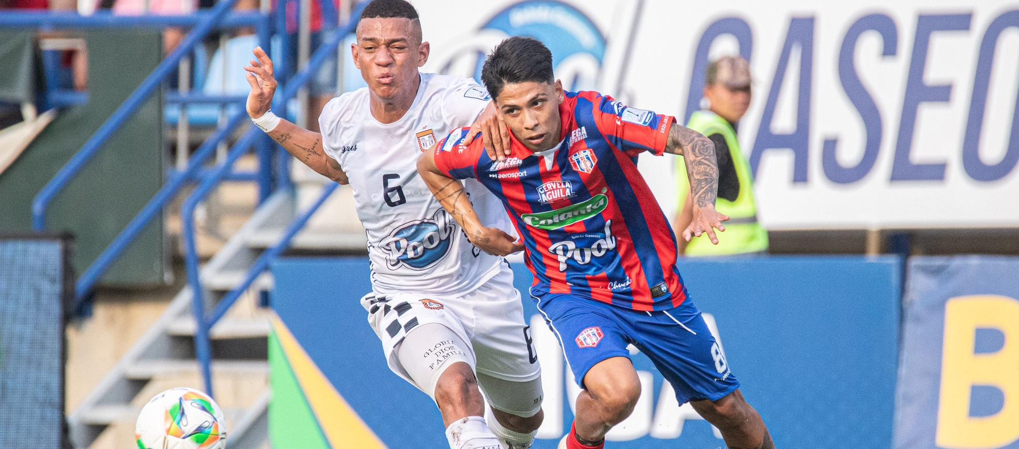 Óscar Barreto, del Unión Magdalena, supera la marca de Andrés Aedo.