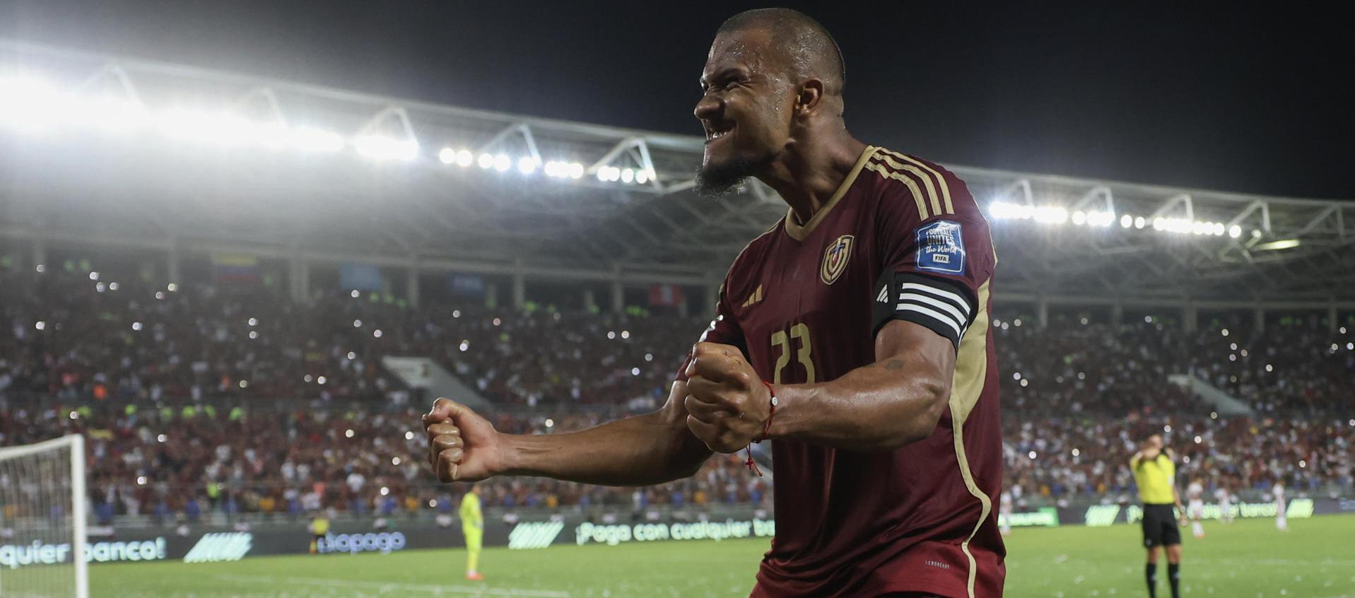 Salomón Rondón celebrando el gol del triunfo.