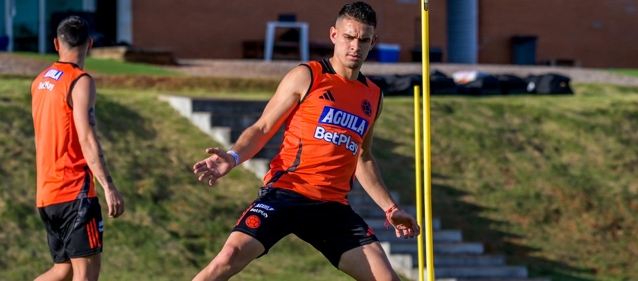 El delantero barranquillero Rafael Santos Borré podría ser inicialista este jueves contra Brasil. 