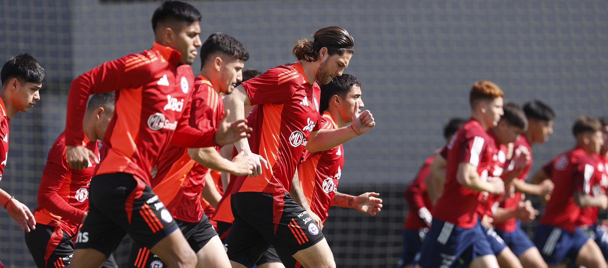 Chile cayó al último lugar tras su derrota 1-0 ante Paraguay, en Asunción.