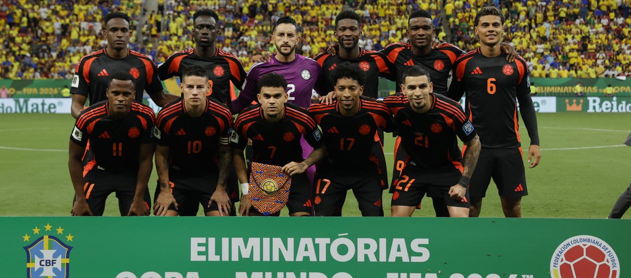 Formación inicialista de la Selección Colombia en el partido contra Brasil. 