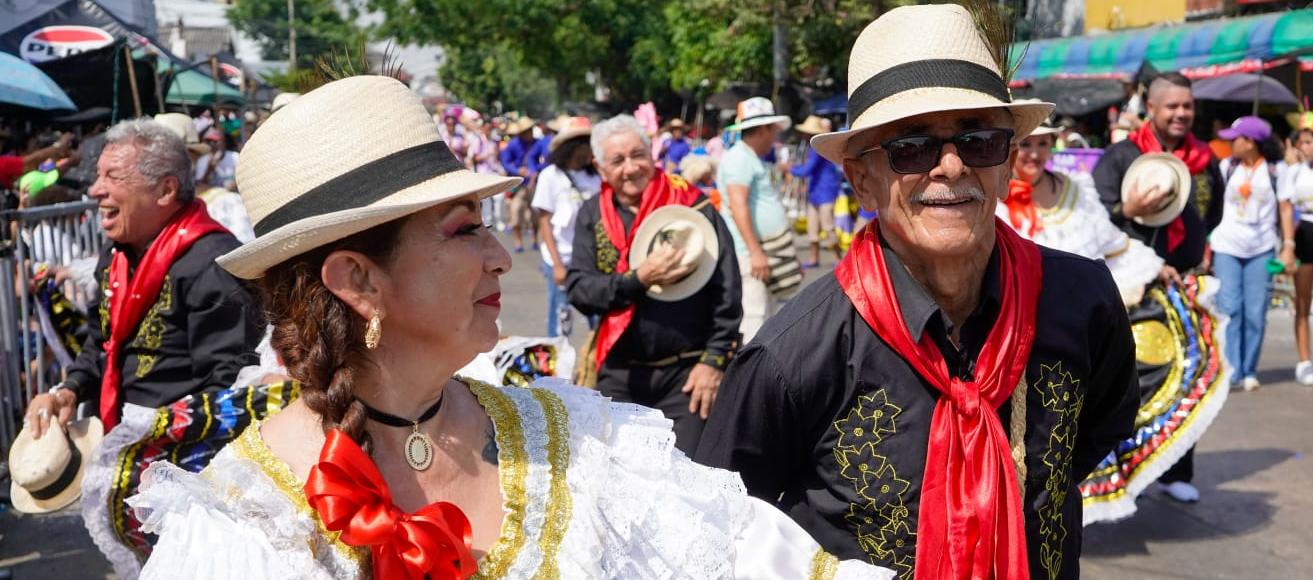 Pareja de bailarines que vino de Floridablanca (Santander).