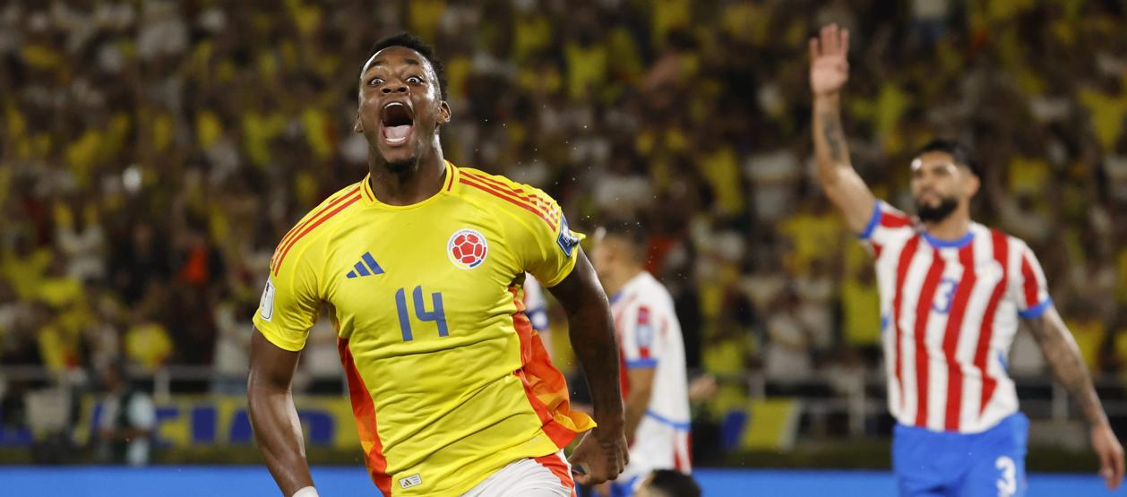 Jhon Jáder Durán celebra su gol ante Paraguay tras asistencia de Luis Díaz.
