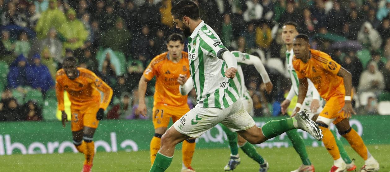La pena máxima cobrada por Isco y que le dio el triunfo al Betis sobre el Real Madrid.