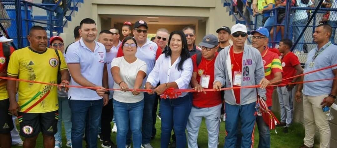 Aspecto de la inauguración de la cancha Santa María Magdalena de Malambo.
